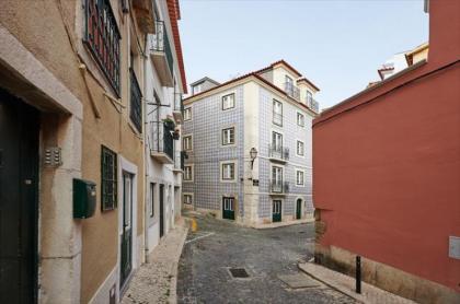 Hello Lisbon Alfama River Apartments - image 1