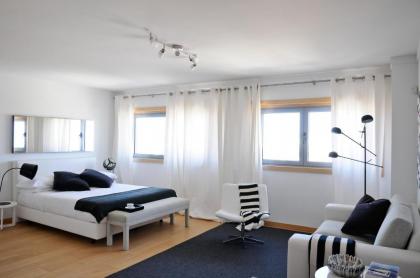Panoramic Living - image 11