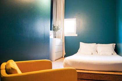 Avenue Rooms & Suites - image 10
