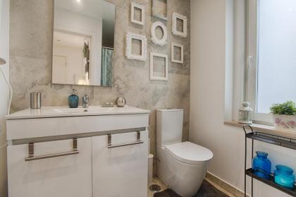 BmyGuest - 28 Tram Central Apartment - image 18