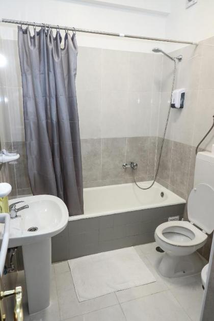 lisbon Home host - image 17