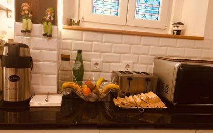 Hostel Petit Lusa - image 12