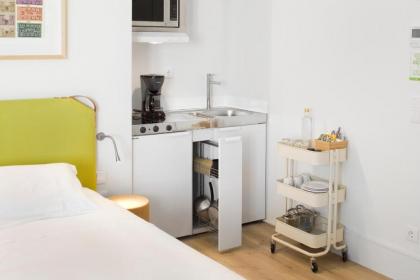 Ascensor da Bica - Lisbon Serviced Apartments - image 10