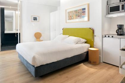 Ascensor da Bica - Lisbon Serviced Apartments - image 11