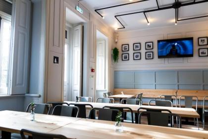 Sant Jordi Hostels Lisbon - image 10
