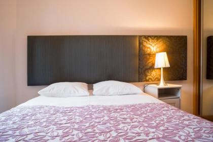 Condessa Apartment - image 15