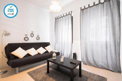 Trendy Alcantara Apartment - image 1