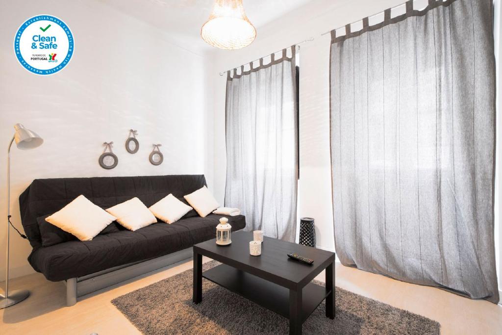 Trendy Alcantara Apartment - main image
