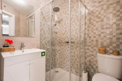 Trendy Alcantara Apartment - image 9