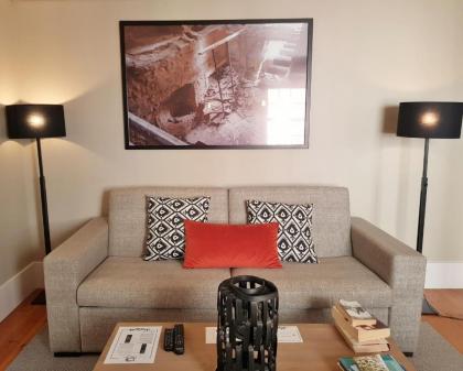 Lisbon Finestay Bica Apartment - image 7