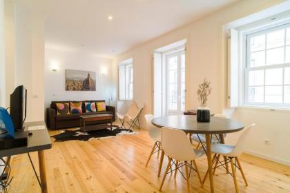 Bright And Sunny Apartment - image 1