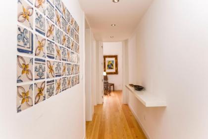 Apartment with 3 bedrooms in Lisboa with wonderful city view furnished balcony and WiFi 15 km from the beach - image 20