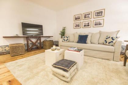 LovelyStay - Downtown Magnificent Flat - image 20