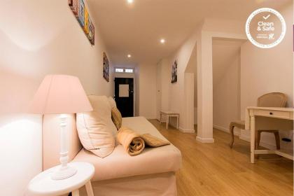 Cosy Chiado by Homing - image 1