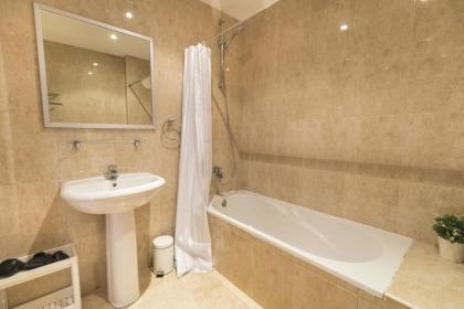 LovelyStay - Charming Marques Flat - image 11