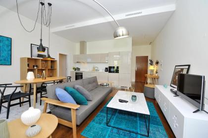 Excellent T1 in Cosmopolitan Building - image 18