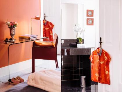 Dear Lisbon - Gallery House - image 16