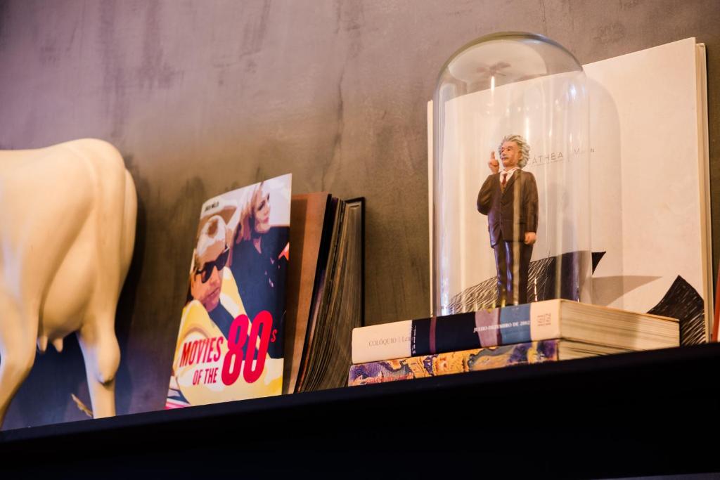 Dear Lisbon - Gallery House - image 6