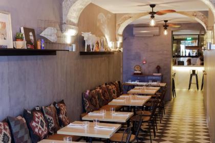 Dear Lisbon - Gallery House - image 7