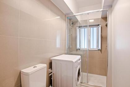 BmyGuest - Ambassador Boutique Apartment I - image 1