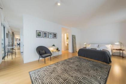 LovelyStay - Breathtaking Panorama - Luxurious Penthouse! - image 4