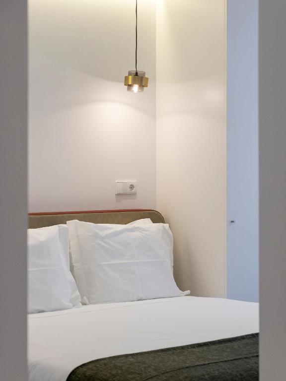 Lisbon Serviced Apartments - Chiado Emenda - image 3