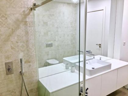 Hola Lisbon Suites - image 20