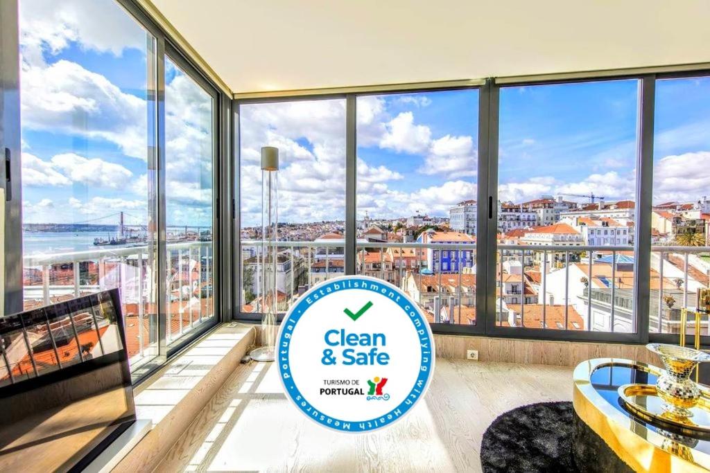 LovelyStay - Full Sky in Chiado - main image