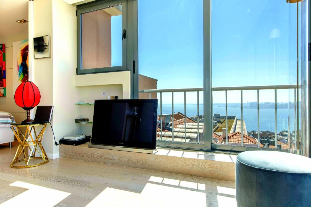 LovelyStay - Full Sky in Chiado - image 6
