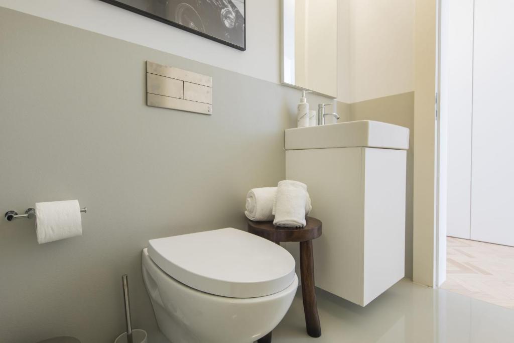 LovelyStay - Penthouse on The Tagus in Alfama - image 6