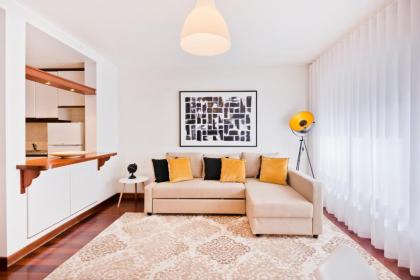 BmyGuest - Central Garage Apartment - image 13