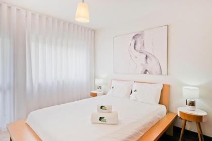 BmyGuest - Central Garage Apartment - image 18