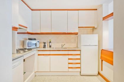 BmyGuest - Central Garage Apartment - image 2