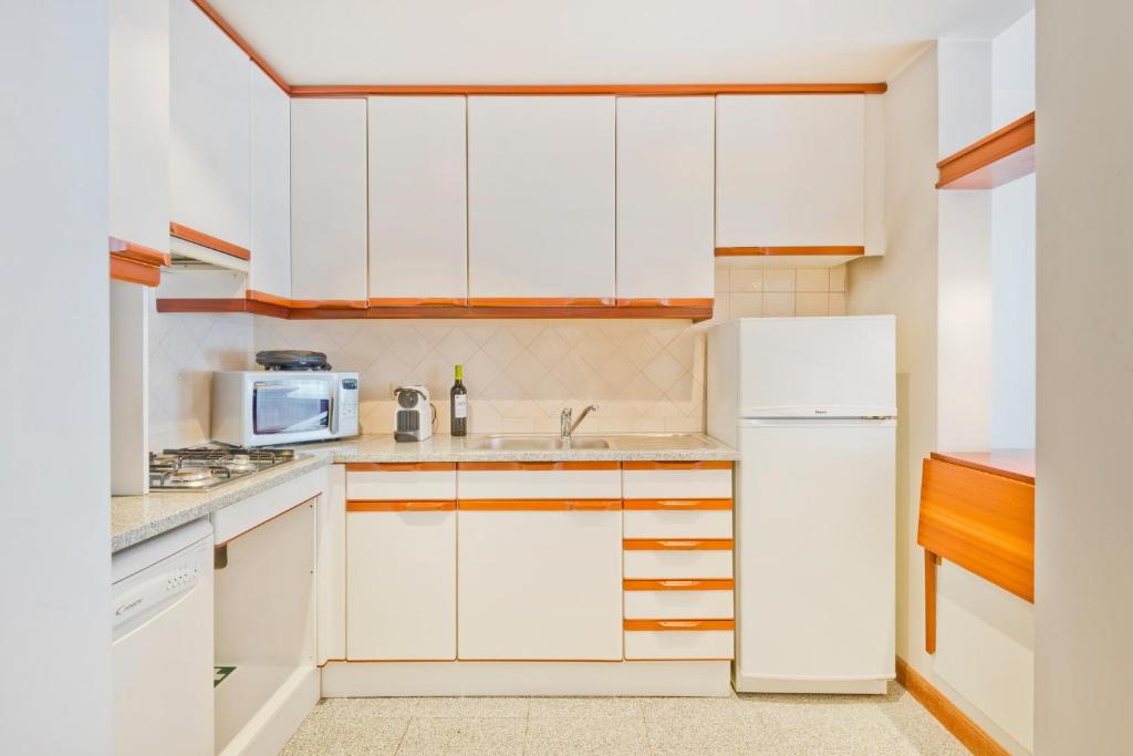 BmyGuest - Central Garage Apartment - image 2