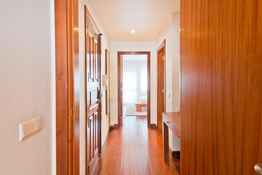 BmyGuest - Central Garage Apartment - image 6