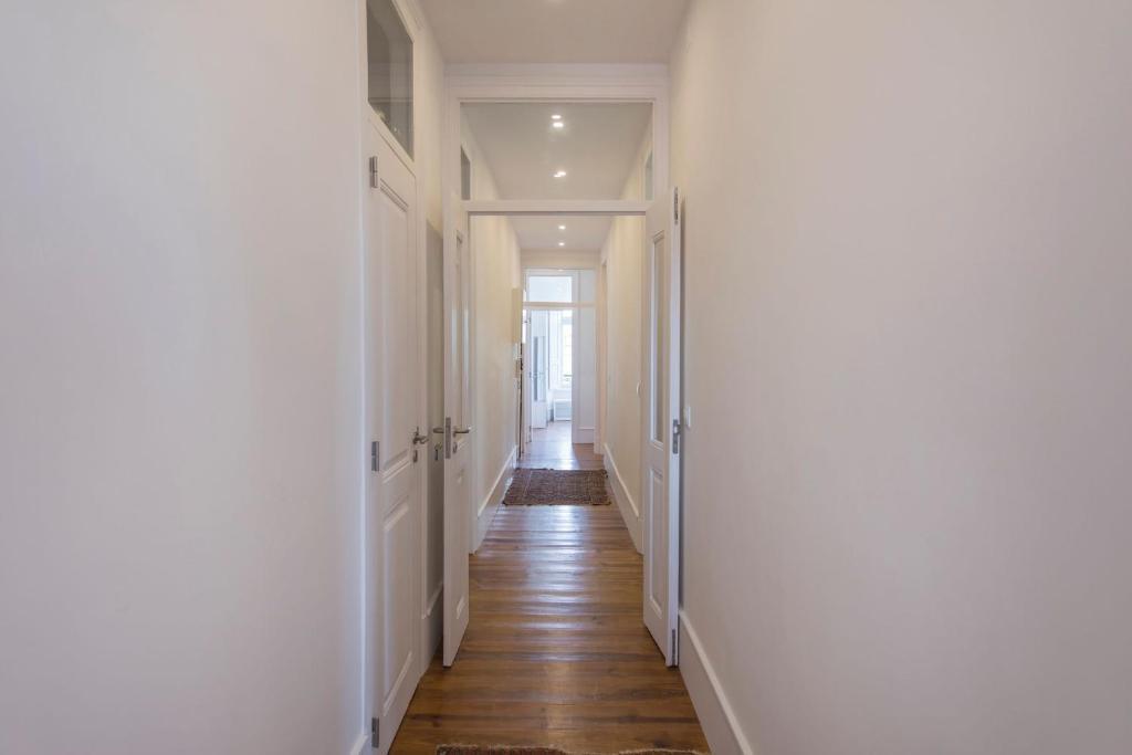 LovelyStay - Comfortable apartment with river views - image 6