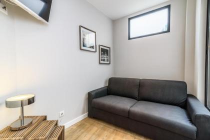 Design and comfort near Liberdade - image 16