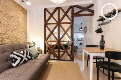 Golden Castle Studio by Homing - image 1