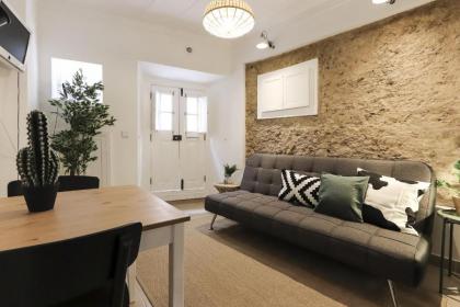 Golden Castle Studio by Homing - image 2