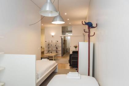 LovelyStay - Downtown Cosy Wonder - image 10