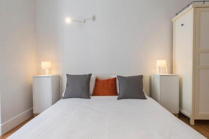 LovelyStay - Downtown Cosy Wonder - image 6