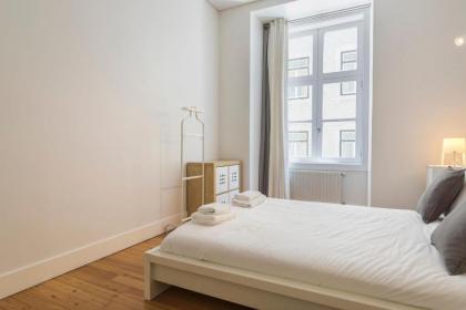 LovelyStay - Downtown Cosy Wonder - image 9