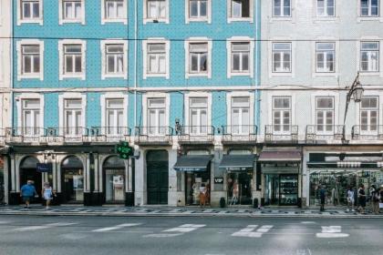 3 Bed River View Apartment in Baixa with balcony - image 1