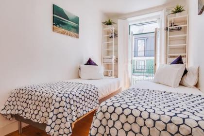 3 Bed River View Apartment in Baixa with balcony - image 17