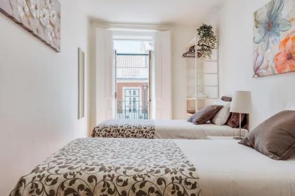 3 Bed River View Apartment in Baixa with balcony - image 19