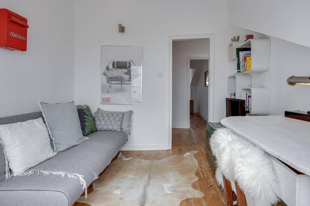 Cosy 1 bedroom apartment in Santos - main image