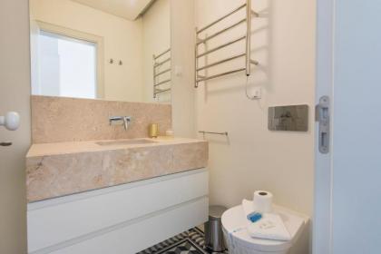 LovelyStay - Fancy Apartment in the heart of Lisbon - image 15