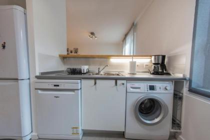 LovelyStay - Family-Friendly Apartment Downtown - image 16