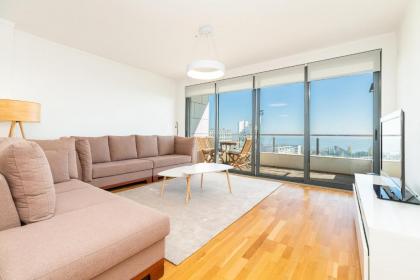 Modern Apartment Expo Views With Balcony - image 1
