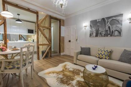 LovelyStay - Vintage Flat Near Santa Justa Elevator! - image 10